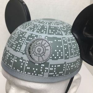 NWT Disney Mickey Ears Death Star hat Star Wars